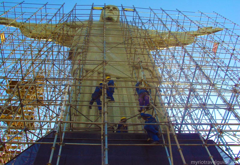 مجسمه سنگی مسیح در برزیل