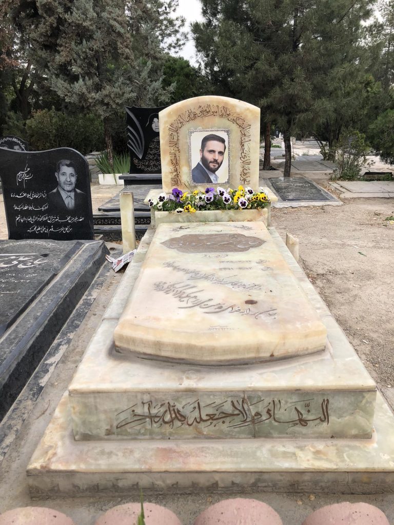 انواع قرنیز سنگ قبر