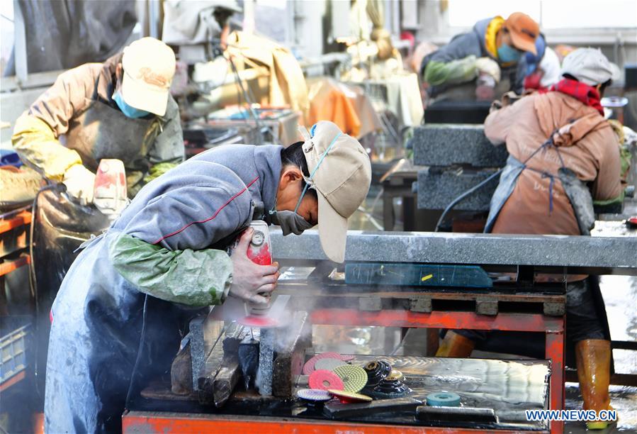چالش ها و راه حل های نوآورانه صنعت سنگ قبر